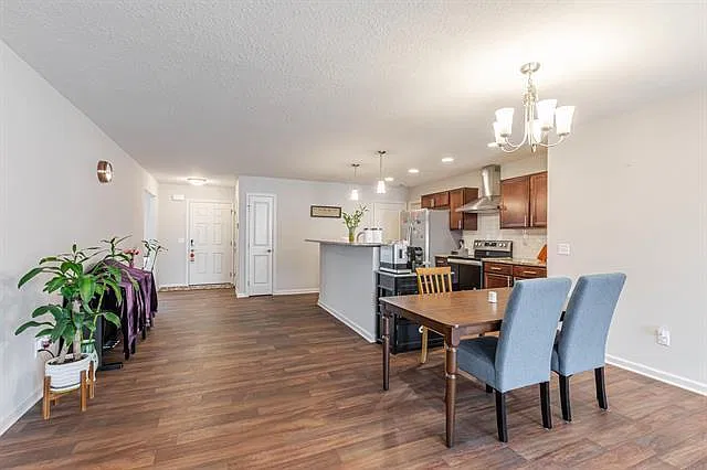13361 Crescent Ridge Dr — Photo 2