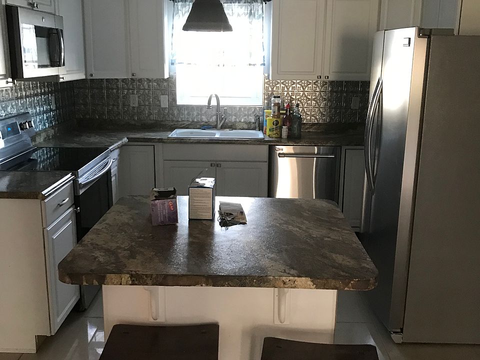 Kitchen with island
