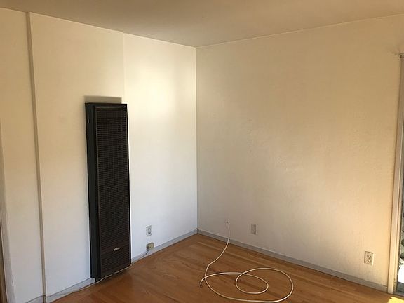 4th image of 488 Stow Ave #7