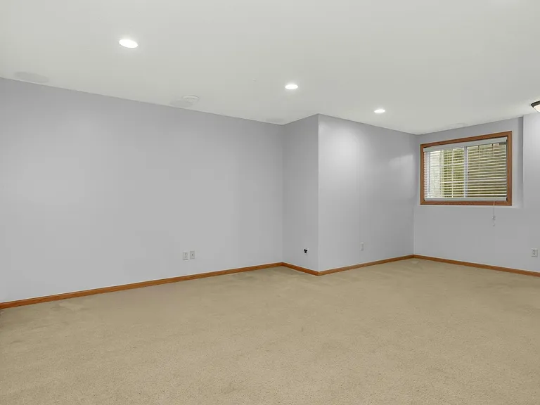 9771 Gable Dr — Photo 24