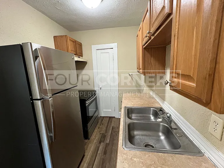 408 N Guthrie Ave — Photo 3