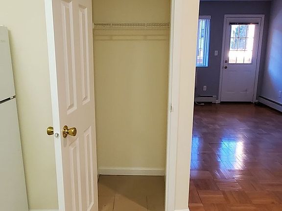 4th image of 2634 30th St APT 1E