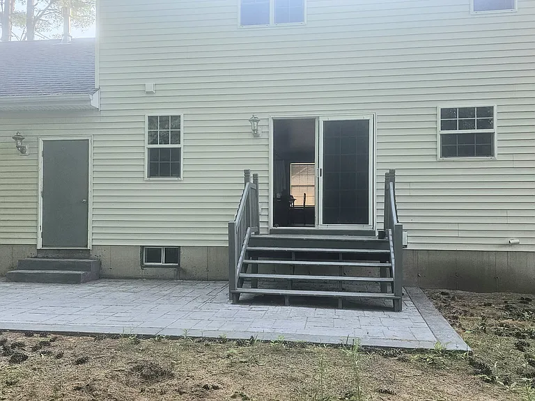 4 Round Table Rd — Photo 23