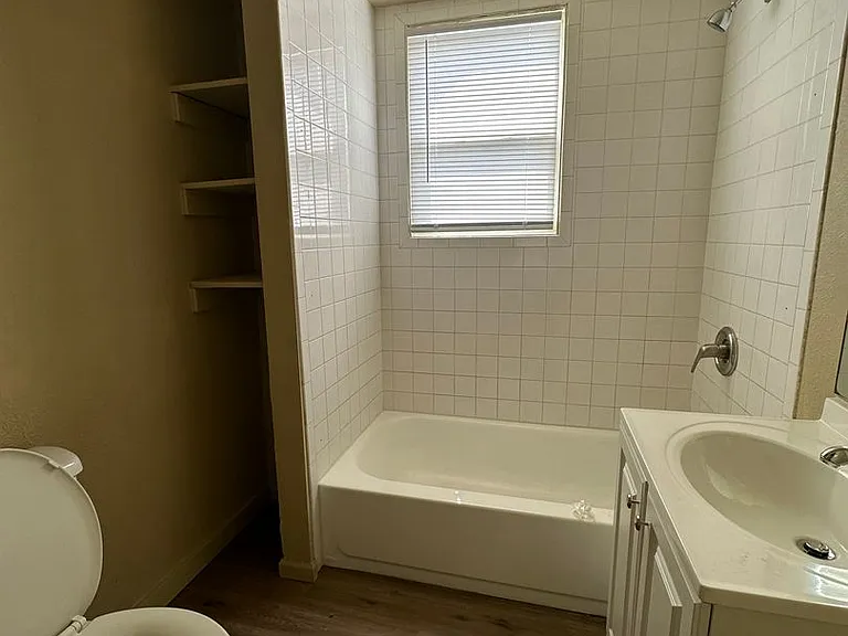4405 Norledge Ave — Photo 6