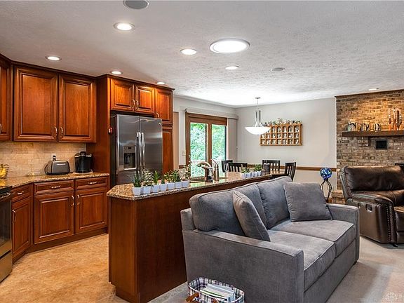 5th image of 1938 Sugarwood Cir