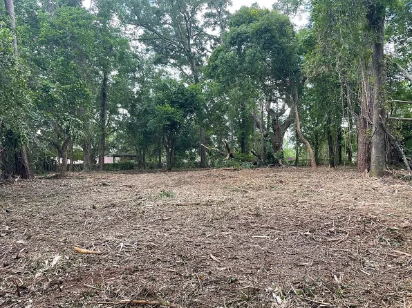 5925 Theles Dr, Mobile, AL 36693