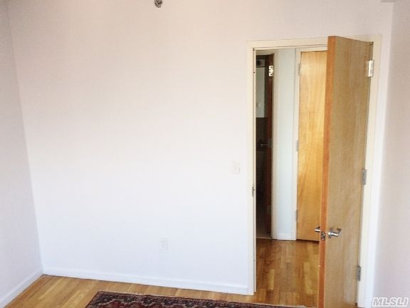 5th image of 11624 Grosvenor Ln