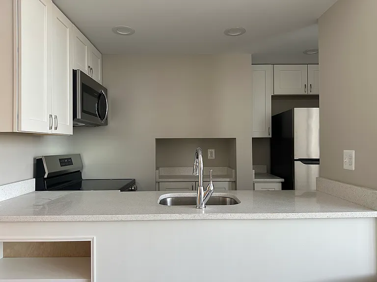1516 Lancaster St #2C — Photo 5