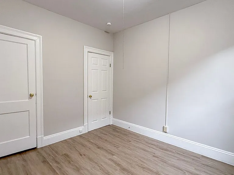291 Buckingham St / Luca Investments LLC — Photo 43