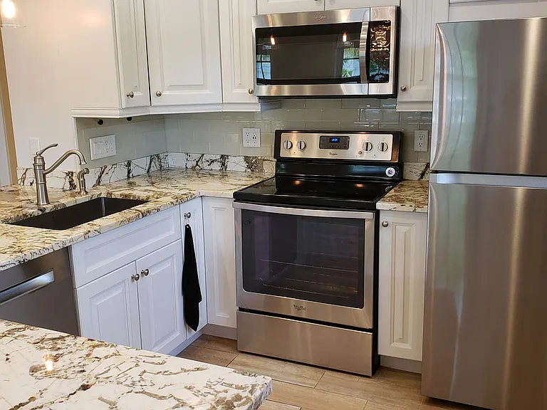 2455 NE 51st St #E-201 — Photo 30