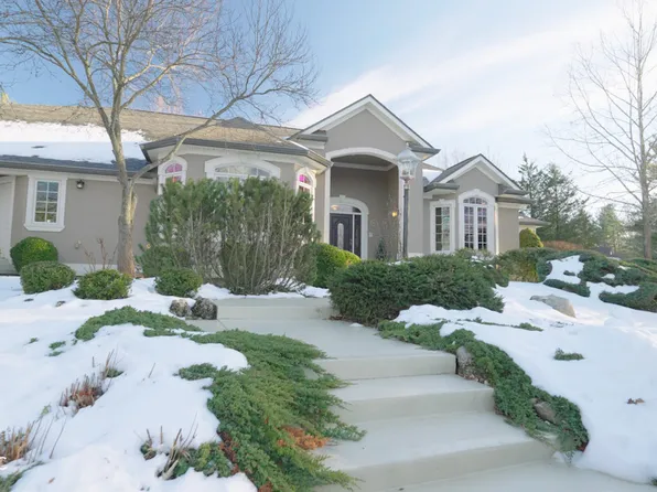 3799 N Foxcliff Dr E, Martinsville, IN 46151