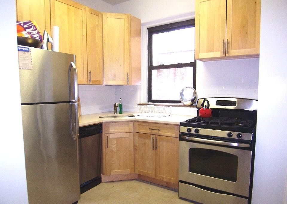 1st image of 125 W 16th St APT 121