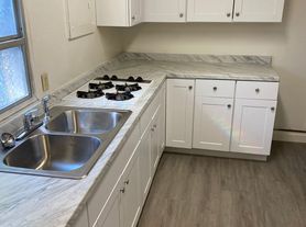 1125 Hobart, B