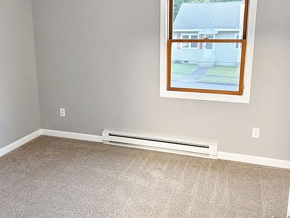 4th image of 96 Brook St #96