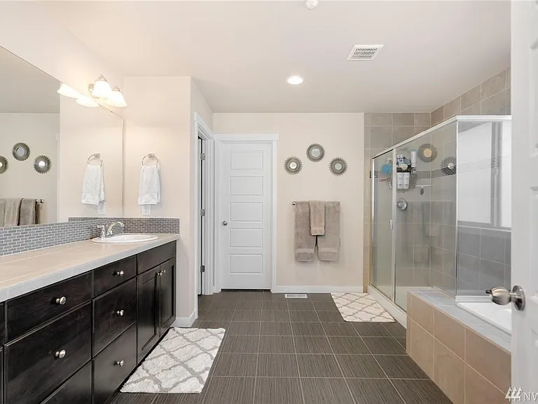 427 S Davies Rd — Photo 10