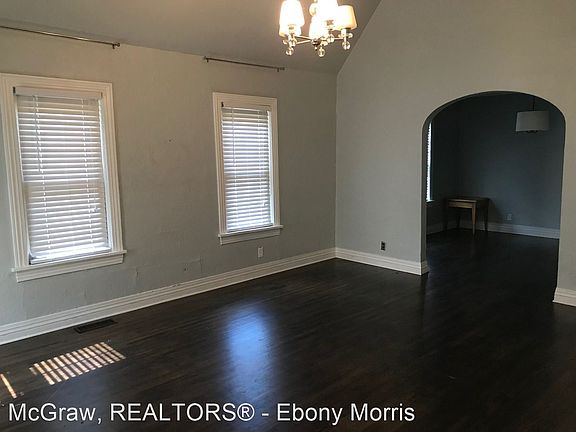 2nd image of 1507 S Knoxville Ave