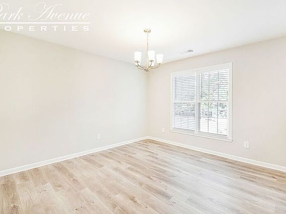 4th image of 1004 White Water Cir