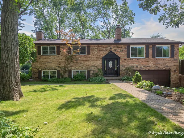 805 Porten Rd, McHenry, IL 60051