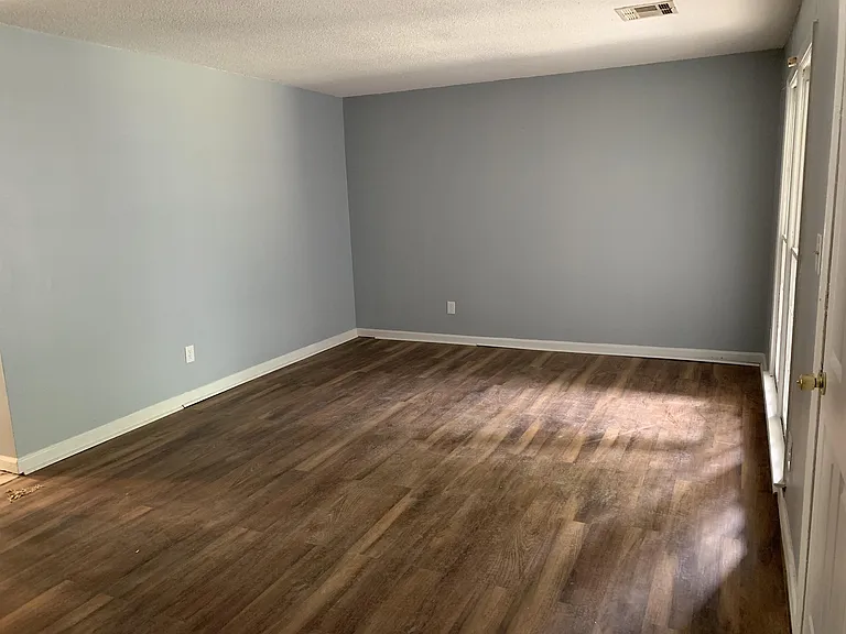 3432 Lexington Rd — Photo 7