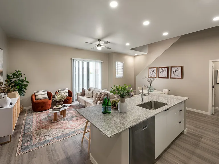 155 E Appleby Rd — Photo 14