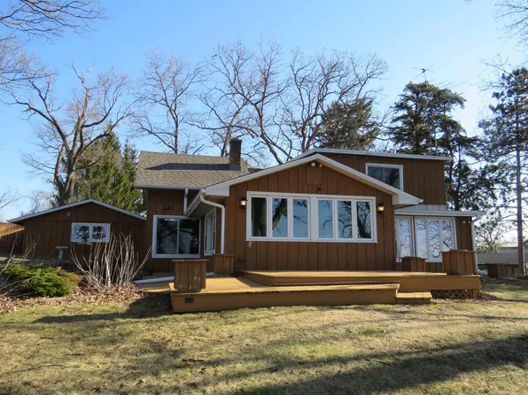 W9847 Dunn Rd, Fox Lake, WI 53933
