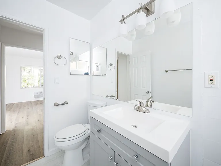 334 S. Hobart Blvd — Photo 44