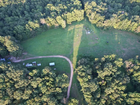 3840 E Beaverdam Rd, Centerville, TN 37033