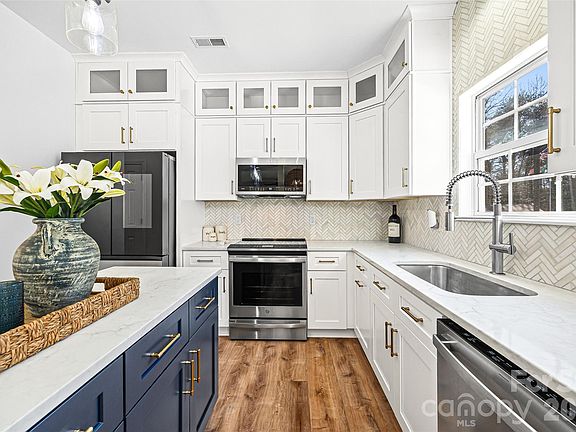 3rd image of 123 Nims Spring Dr