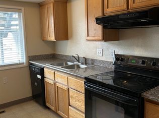 1051 Bryan St APT A, Woodburn, OR 97071