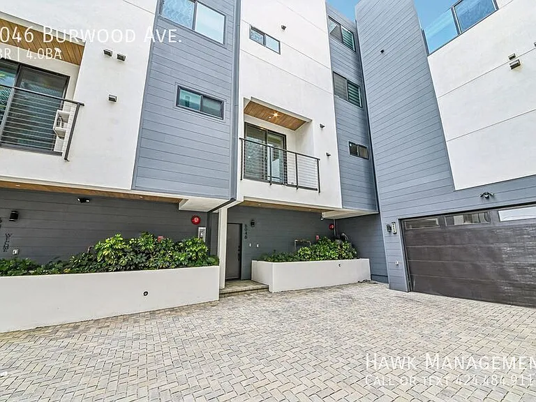 6046 Burwood Ave — Photo 3