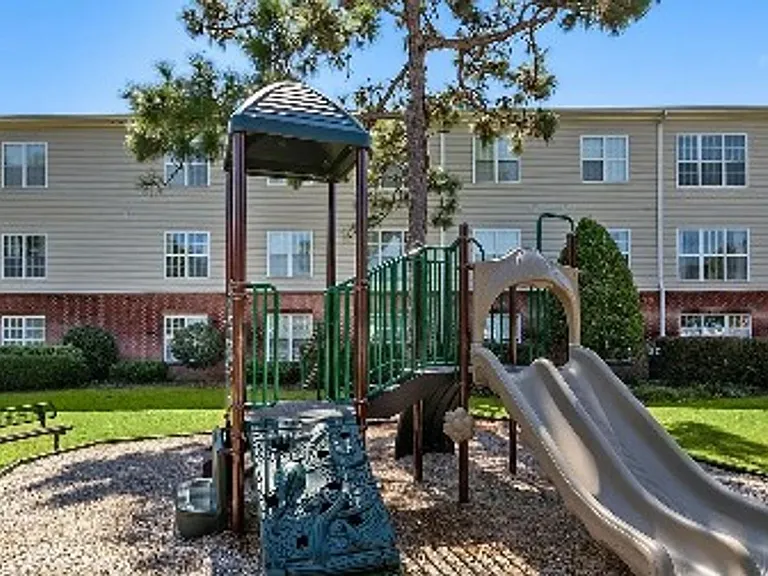 2820 Bloomfield Ln #107 — Photo 30