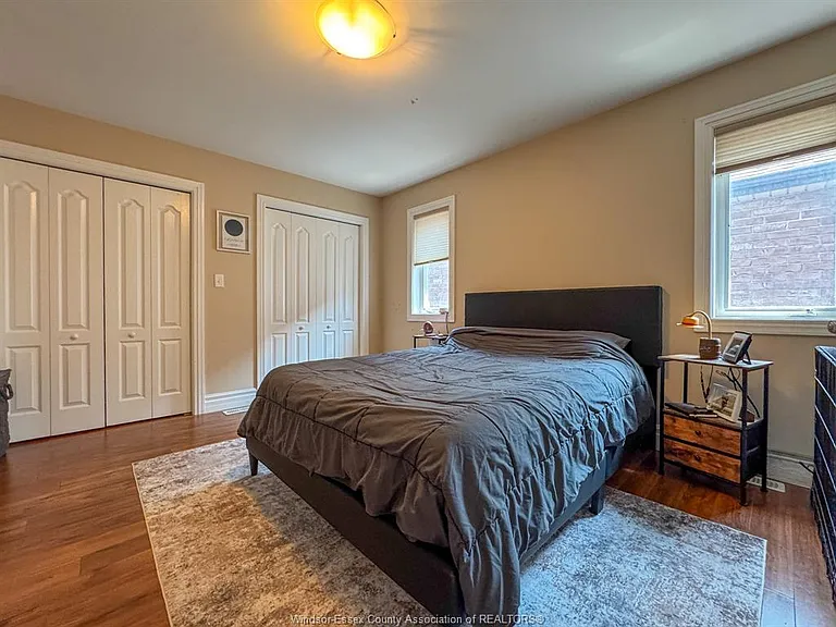 4583 Helsinki Cres — Photo 18