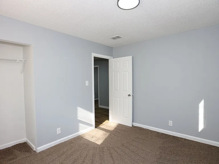 753 N Arnolda Ave — Photo 10