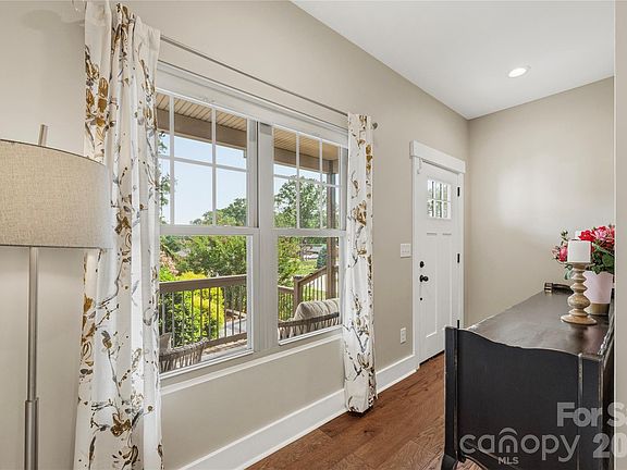3rd image of 646 13th Avenue Pl NW