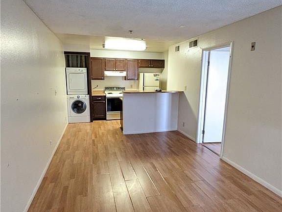 2nd image of 1361 E University Ave APT 302