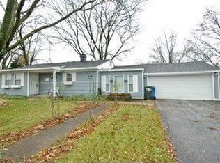 2 Birch St, Carpentersville, IL 60110