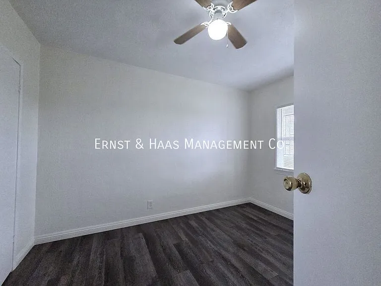 1527 Junipero Ave #20 — Photo 10