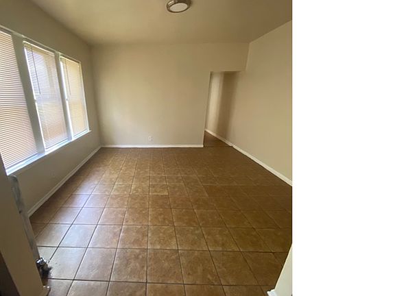 3rd image of 226 N Pine Ave #1