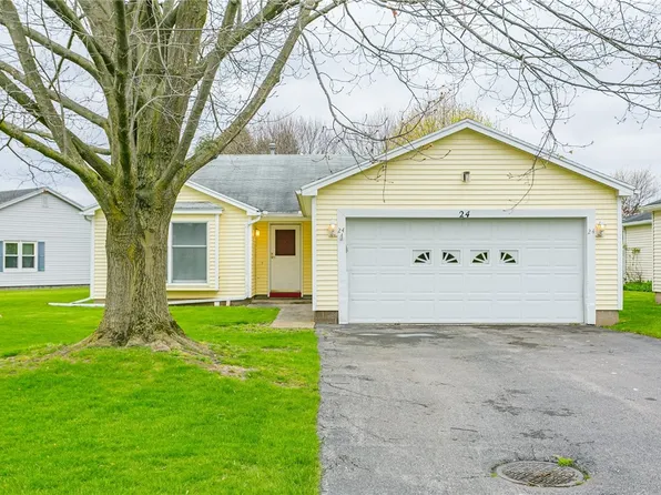 24 Lone Oak Cir, Penfield, NY 14526
