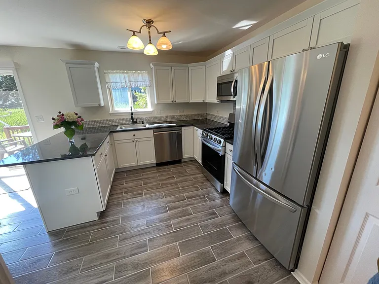 6865 Hampton Cir — Photo 8