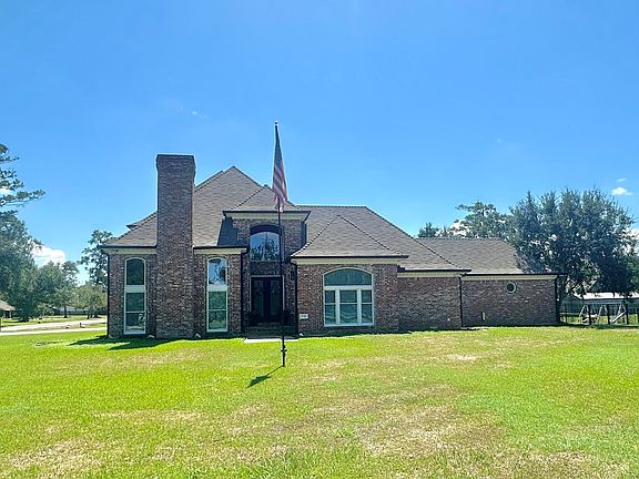 3rd image of 710 Kingswood Rd
