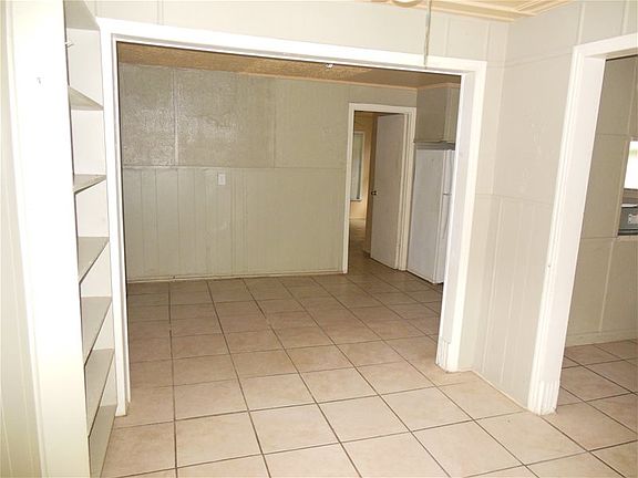 3rd image of 645 E Caston 6455 E Caston