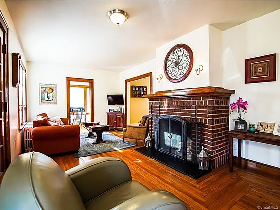 4th image of 52 Girard Ave
