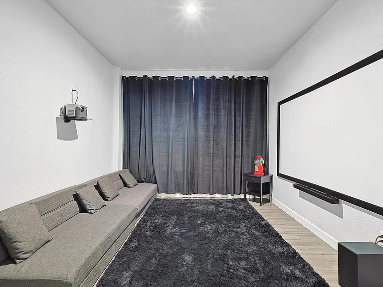 521 E Robin Ct #ID1056455P — Photo 34