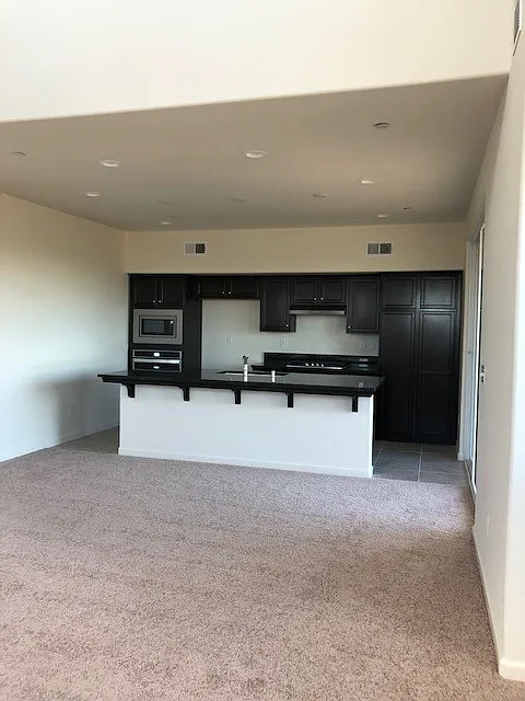 4 bed, 1663 sqft, $2,350 — Photo 3
