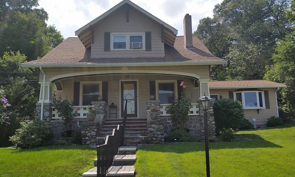 1st image of 371 North St