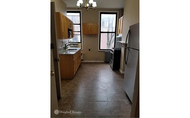 Rented by Douglas Elliman | media 15