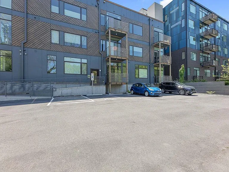 521 Mangum St #23 — Photo 16