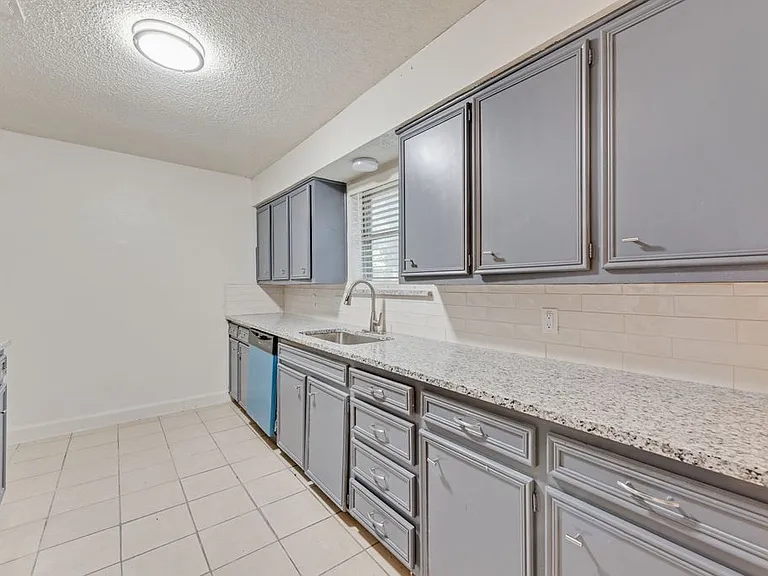 8308 Oak Ct #B — Photo 7
