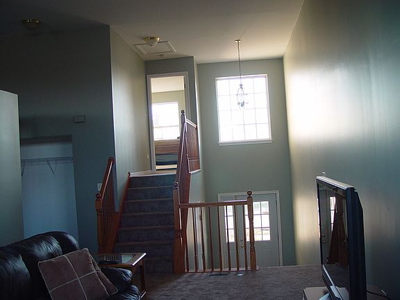 3rd image of 336 Gladstone Ln Unit 69-3